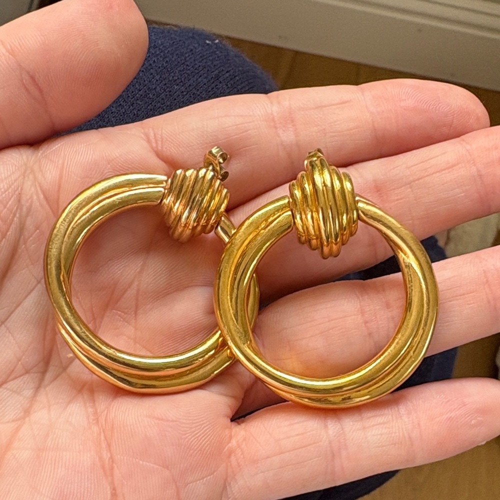 Elegant Gold-Tone Hoop Earrings